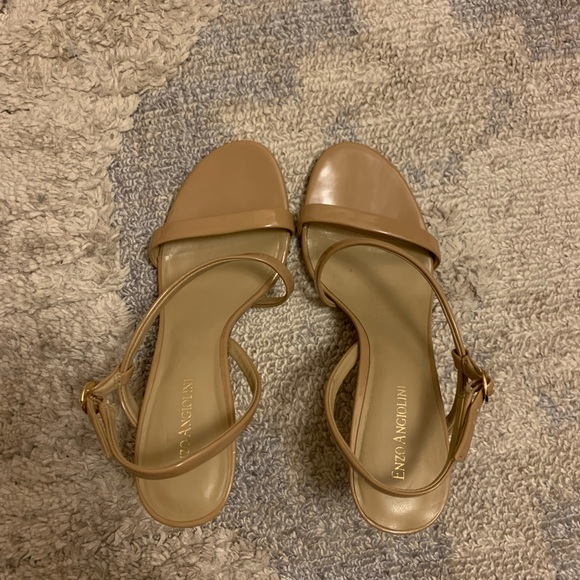 Enzo Angiolini Nude Heels! (8.5/39) - Picture 3 of 5